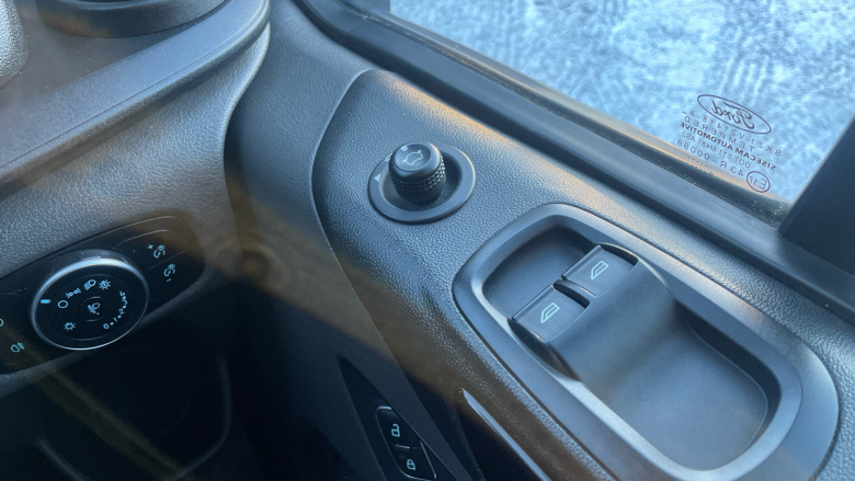 Ford Transit Custom 320 L2 Diesel Fwd 2.0 EcoBlue 170ps Low Roof Limited Van Auto